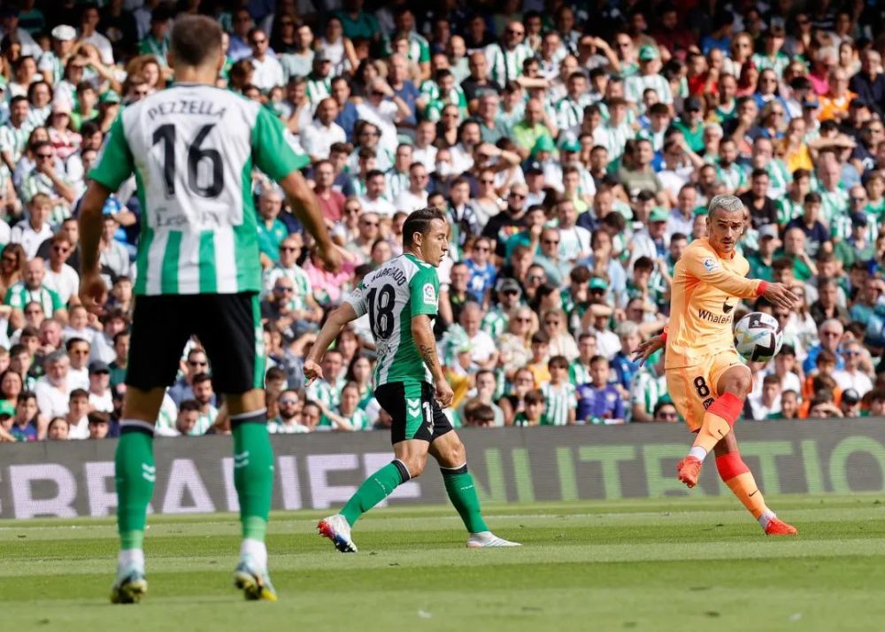  斯图加特新援闪耀全场，梅开二度助球队脱离降级区