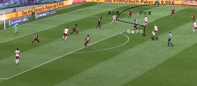  斯特拉斯堡定位球战术奏效击败传统强队